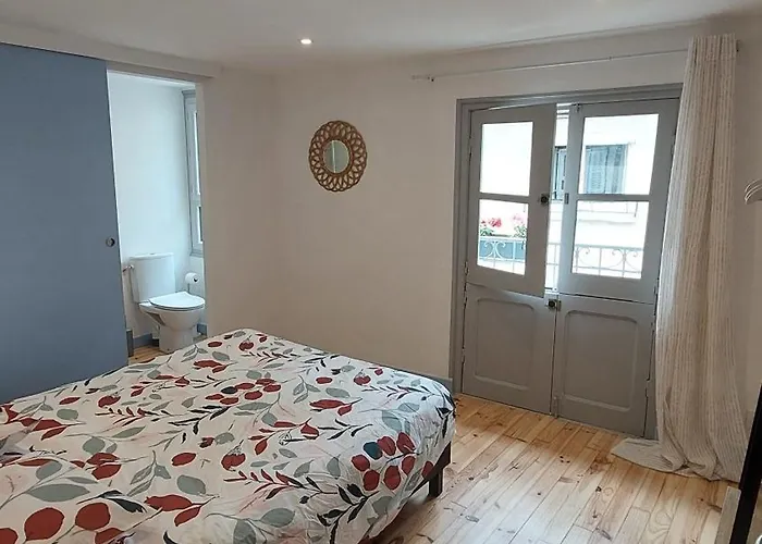 Bed & Breakfast Du Portail Fleuri 3*