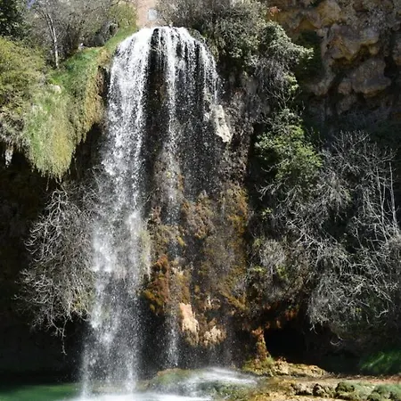 Du Portail Fleuri 住宿加早餐酒店 3*