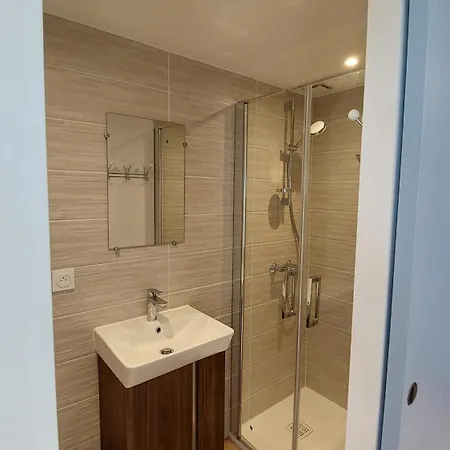 Du Portail Fleuri 住宿加早餐酒店