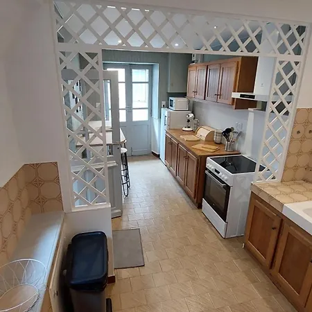 Du Portail Fleuri 3* Senergues